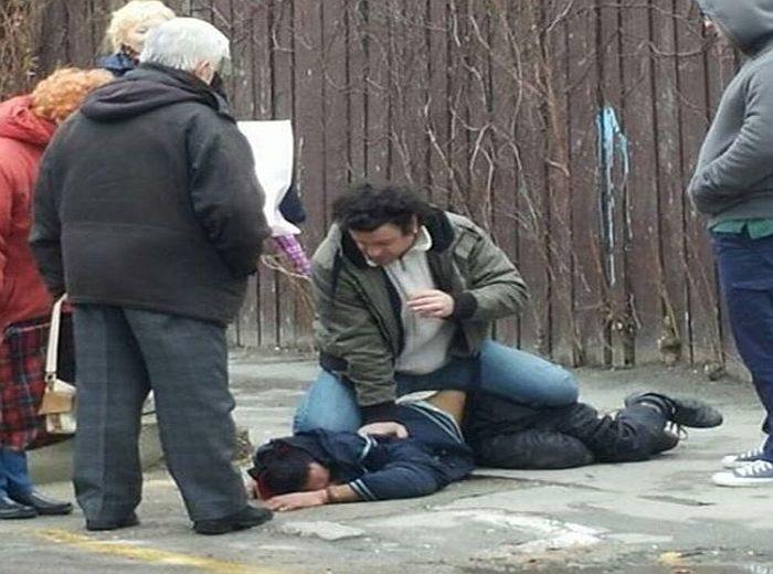 FOTO: Građani sprečili pljačku starije žene