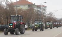 (FOTO) KAD VEĆ NE MOGU ZA BEOGRAD: Protestna vožnja traktorima po Kikindi