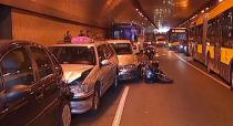 FOTO: Lančani sudar 11 vozila u tunelu u Beogradu