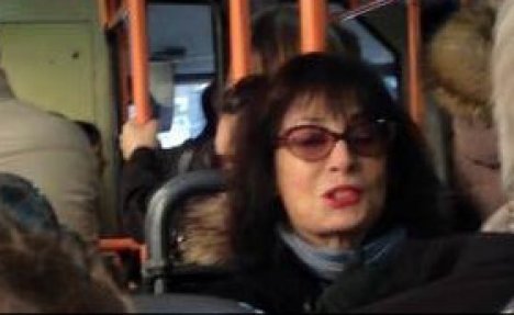 (FOTO) PA TI BUDI SRPSKA PRINCEZA: Jelisaveta se vozi gradskim autobusom!