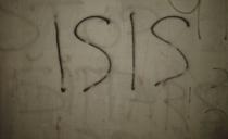 (FOTO) ZASTRAŠIVANJE SRBA U KOSOVSKOJ MITROVICI: Grafiti Islamske države na srpskim kućama