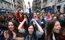 
					Francuska: Demonstranti ponovo na ulicama, otkazani letovi 
					
									
