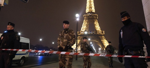 Francuska: Vanredno stanje produženo do maja