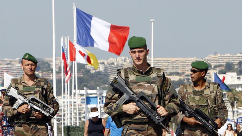 Francuska šalje oružje Iraku za borbu protiv ID