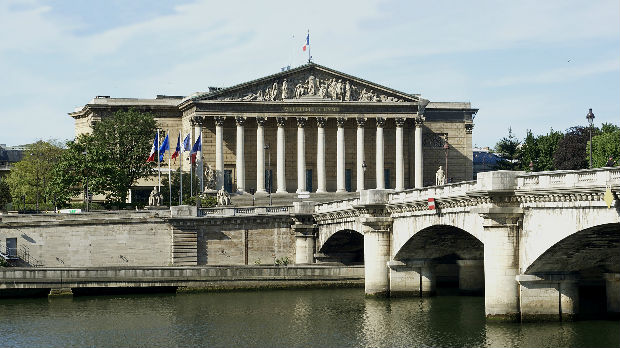 Francuski poslanici za oduzimanje državljanstva osuđenima