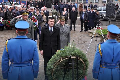 Godišnjica bombardovanja: Ministar odbrane u Prokuplju odao počast žrtvama