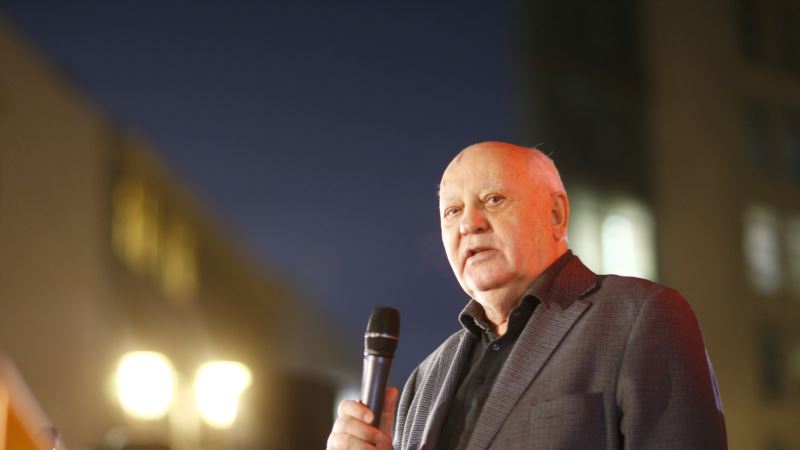 Gorbačov: Prekinuti izolaciju Rusije