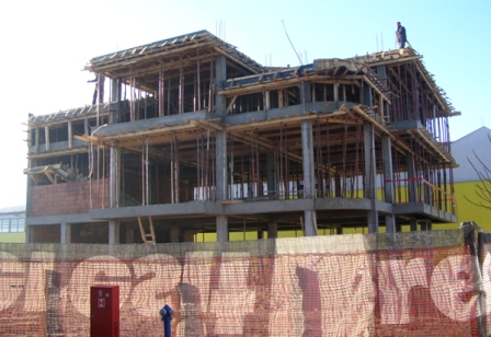 Gradi se objekat građevinskog centra Domino u Miletićevoj