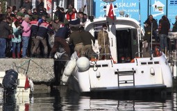 
					Grčka za zaustavljanje i vraćanje čamaca sa izbeglicama 
					
									