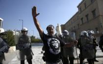 
					Grčki seljaci u sukobu s policijom pred parlamentom 
					
									