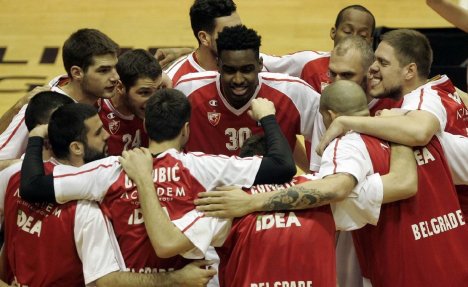 (HIT FOTO) EKSIRALI EFES: Košarkaši Zvezde na urnebesan način proslavili pobedu nad turskim timom!