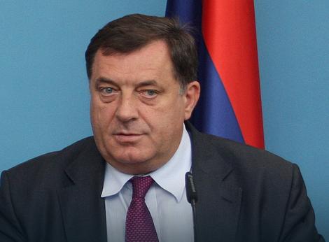 HIT SNIMAK Dodik prepričava razgovor sa ambasadorom SAD: Ja da rušim crkve...?