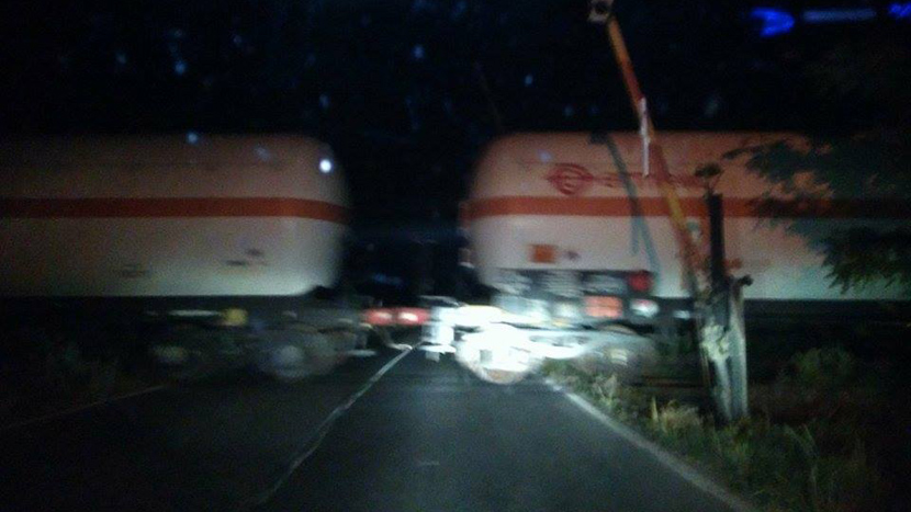 HORRIBLE PHOTO FROM SERBIA: Midnight, ramp lifted, the train roars! (PHOTO)