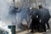Haos na ulicama Pariza: Uhapšeno 208 demonstranata