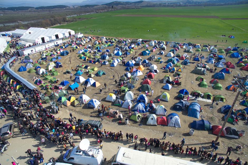 Haos u Grčkoj: Zarobljeno 32.000 migranata!  