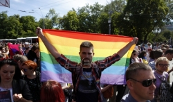 Hiljadu ljudi na gej paradi u Kijevu 
