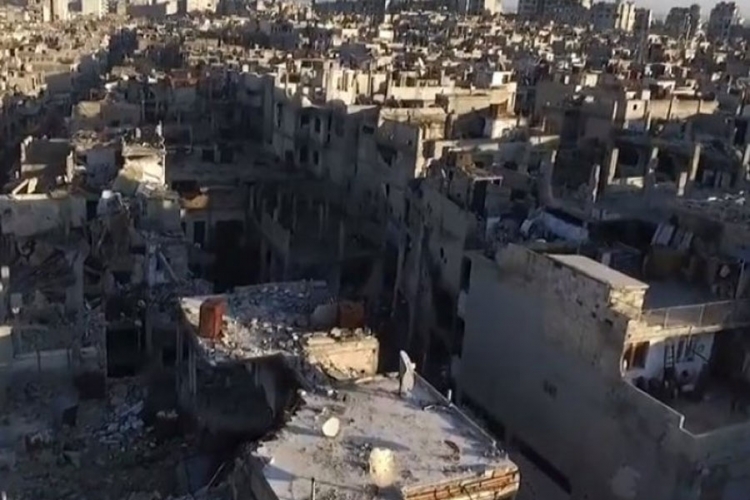 Horor sirijskog rata u tri minute: Snimak razaranja grada Homsa (VIDEO)