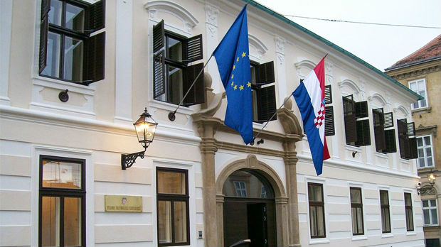 Hrvatska odbila da primi notu Srbije zbog paljenja zastave