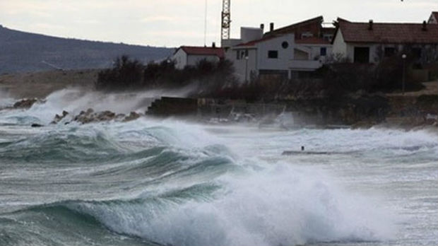Hrvatskoj prete orkanski vetar, kiša i sneg