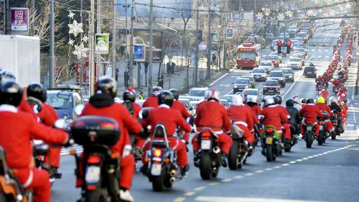 Humanitarna akcija Deda Mrazeva na motorima