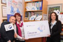 Hypo banka donirala 5 hiljada KM za dva udruženja u Prijedoru (FOTO)
