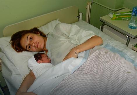 IZBEGLIČKA DRAMA NA PUTU ZA ZAPAD 
Kurdistanka se porodila u Leskovcu, suprug zatražio azil