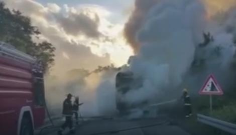 IZBEGNUTA TRAGEDIJA Zapalio se autobus u kojem su bili osnovci