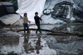 Idomeni: Policajci i buldožeri napadaju šatore