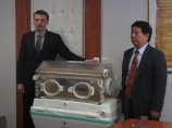 Inkubator i oprema za neurohirurgiju donirani niškom Kliničkom