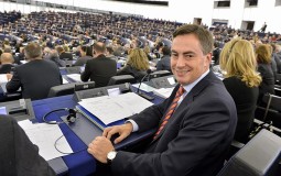 
					Interview – David McAllister: EU asks Serbia and Kosovo not to block each other 
					
									