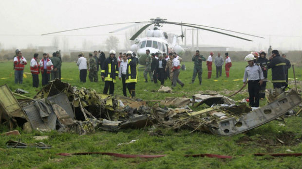 Iran, devetoro poginulo pri padu helikoptera