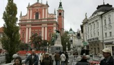 Islamska zajednica: Za napad na zgradu u Ljubljani krivi pozivi medija