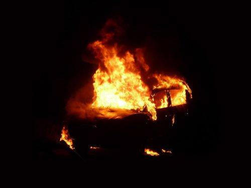 Istovremeno zapaljena službena vozila u četiri različita grada na Kosovu