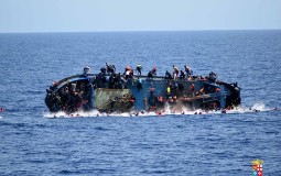 
					Italijanski i irski brodovi spasli više od 500 migranata 
					
									