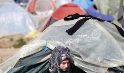 Izbeglice napuštaju kamp u Idomeniju