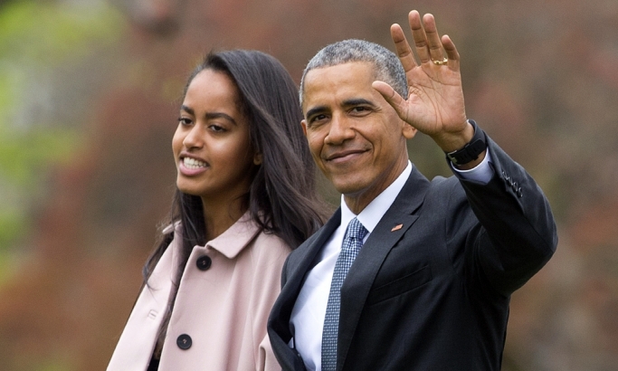 Kad ćerka maturira, Barak Obama krije suze iza tamnih naočara