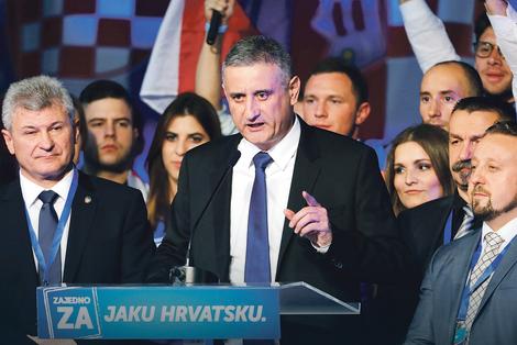 Karamarko: Srbija ne može da da glumi mali Hag