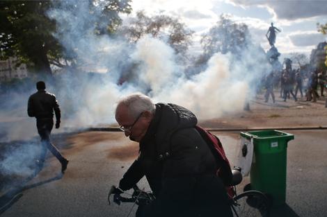 Kaznev: Povređeno 78 policajaca, privedeno 214 osoba na demonstracijama u Francuskoj