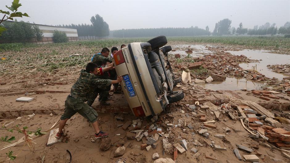 Kina suspendovala četiri zvaničnika zbog poplava