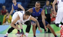 Košarkaši Srbije u finišu izgubili od Francuske