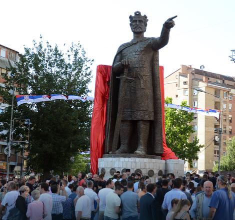 Kosovska Mitrovica: Albanci najavili protest zbog podizanja spomenika knezu Lazaru