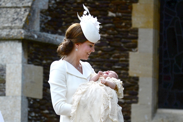Kraljevska porodica objavila nove fotografije princeze Šarlot