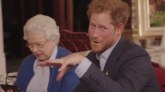 Kraljica Elizabeta i princ Hari snimili urnebesan video: Ma, kakav Barak Obama