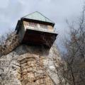Kućica na steni kraj Bele Palanke jedinstvena u Srbiji