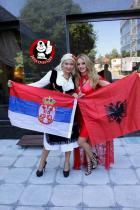 LEPŠE JE OVAKO: Devojke iz Srbije i Albanije ‘zapalile’ internet (FOTO)