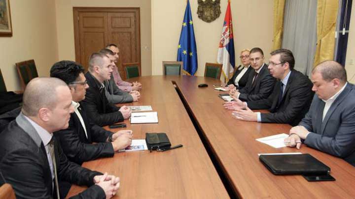MUP: Na sastanku sa Vučićem razgovarano o povećanju plata