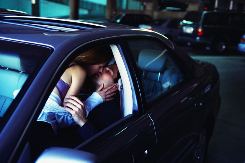 Ljubavne slike u autu