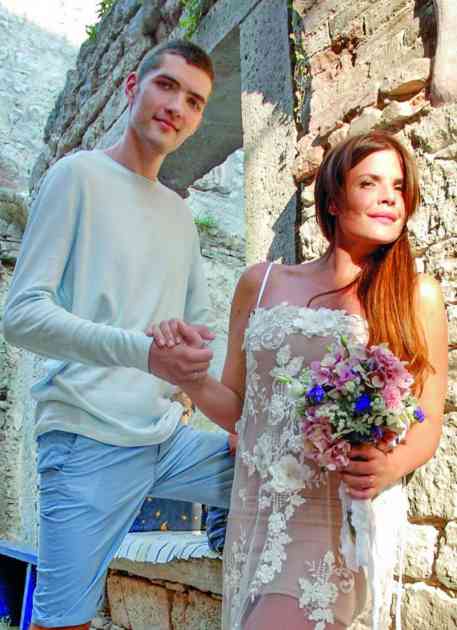 Martina Vrbos: Tajno venčanje na moru