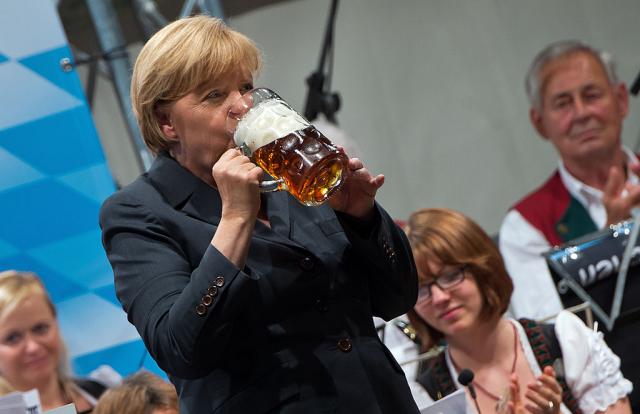 Merkelova: Onaj ko nema piva, nema šta da pije