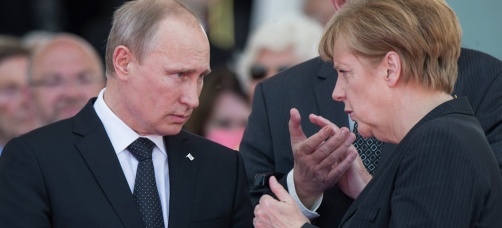 Merkelova i Putin telefonom o Ukrajini